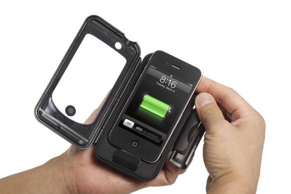 reecharge-case-open-in-hand-hi